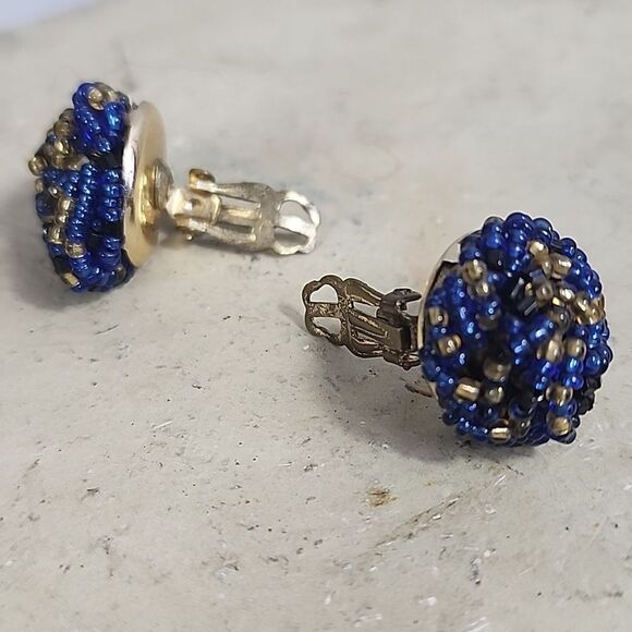 Vintage Blue, Gold, Black Seed Bead Clip on Earrings made in Japan - Picture 5 of 7